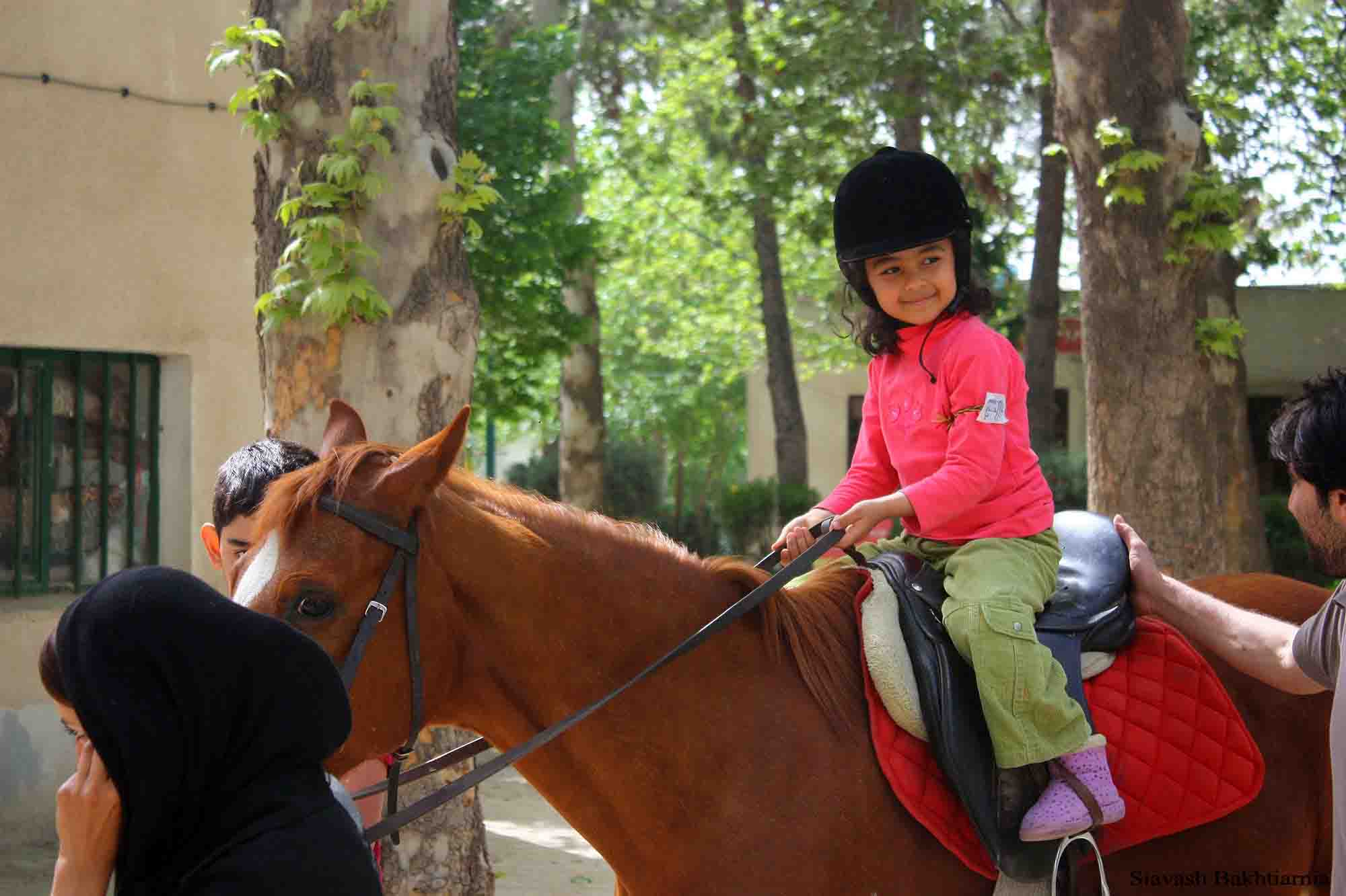 سوارکاری کودکان و اعتماد به نفس آنها | باشگاه اسب سواری ماهان